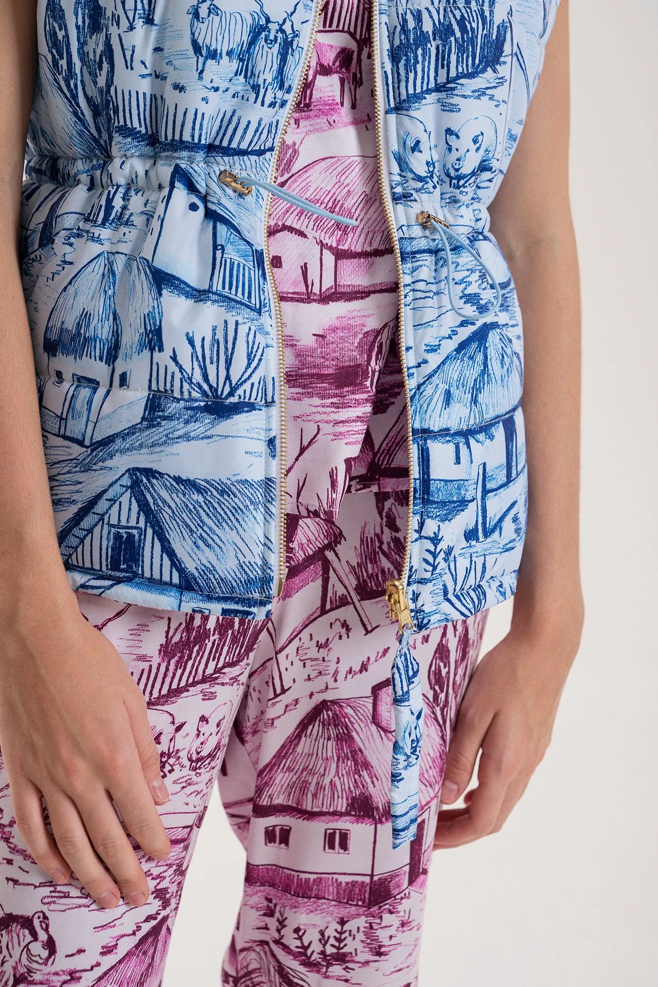 LOCA reversible vest 'Farm'