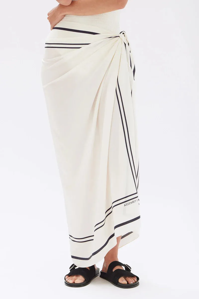 SILK BORDER SARONG | CREAM/TRUE NAVY