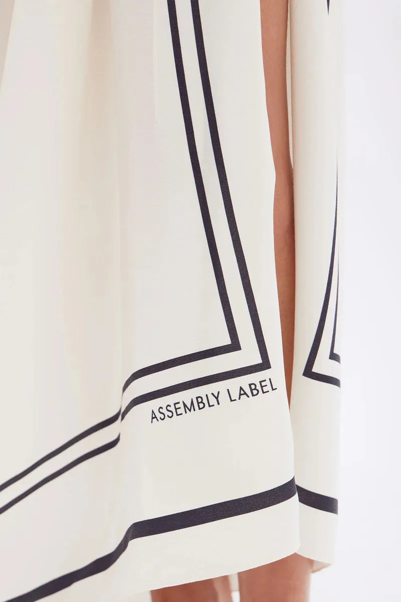 SILK BORDER SARONG | CREAM/TRUE NAVY