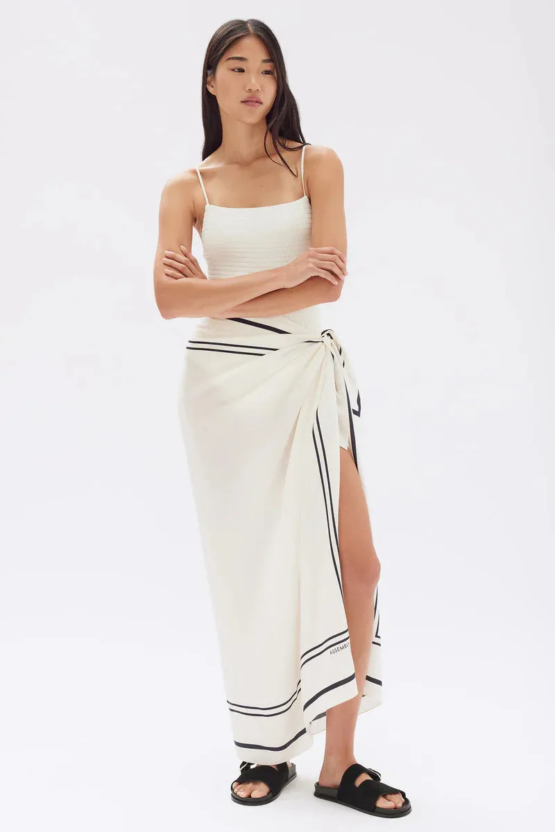 SILK BORDER SARONG | CREAM/TRUE NAVY